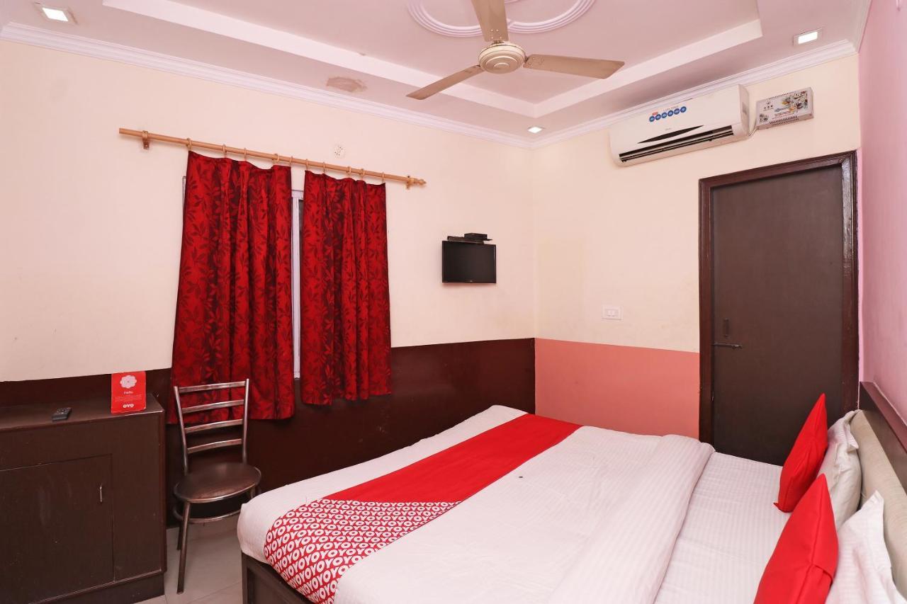 Hotel Raj Paradise 3*
