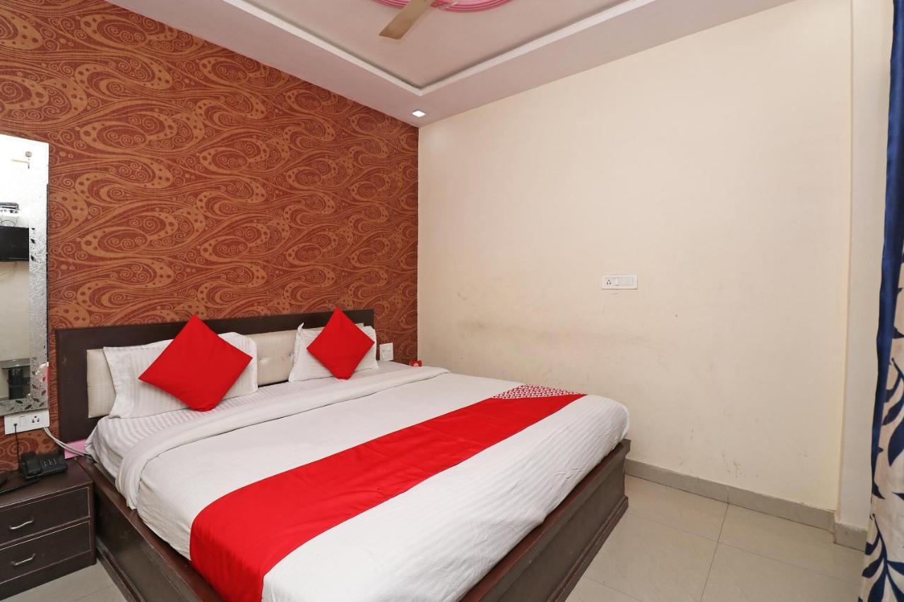 Hotel Raj Paradise 3*