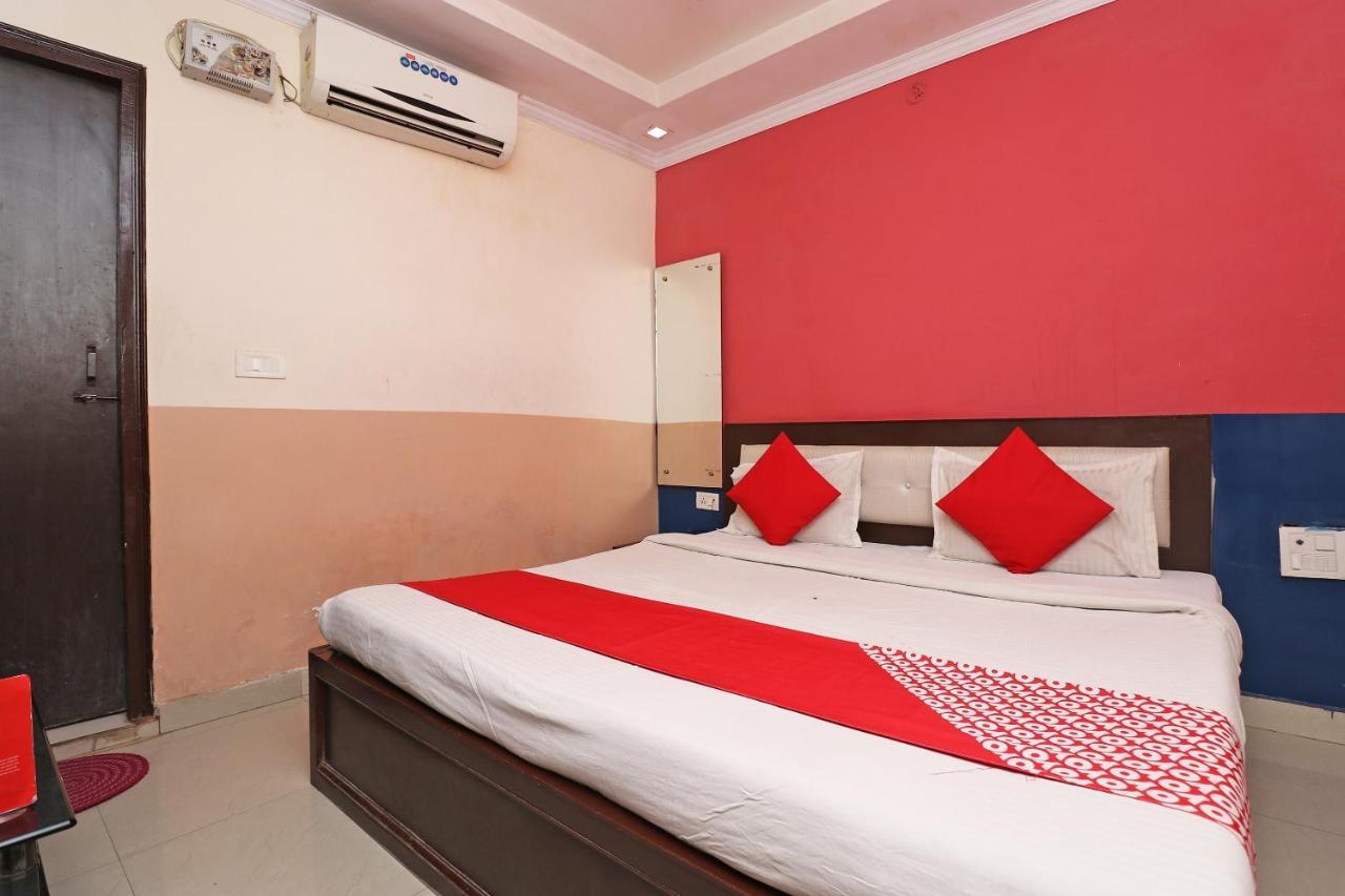 Hotel Raj Paradise 3*