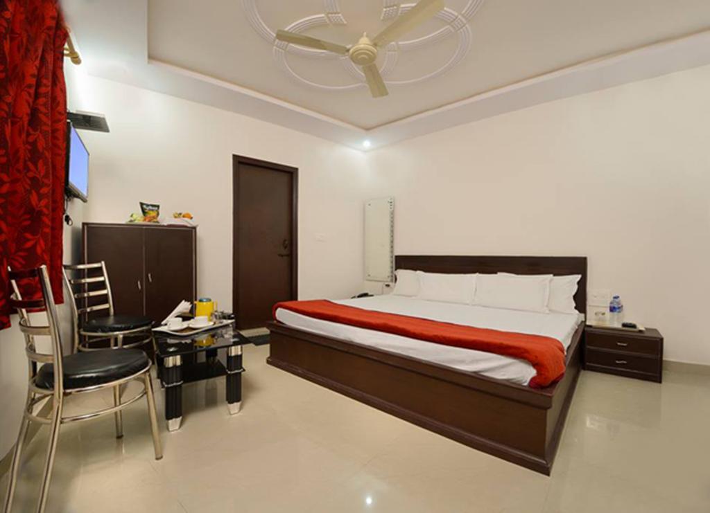 Hotel Raj Paradise