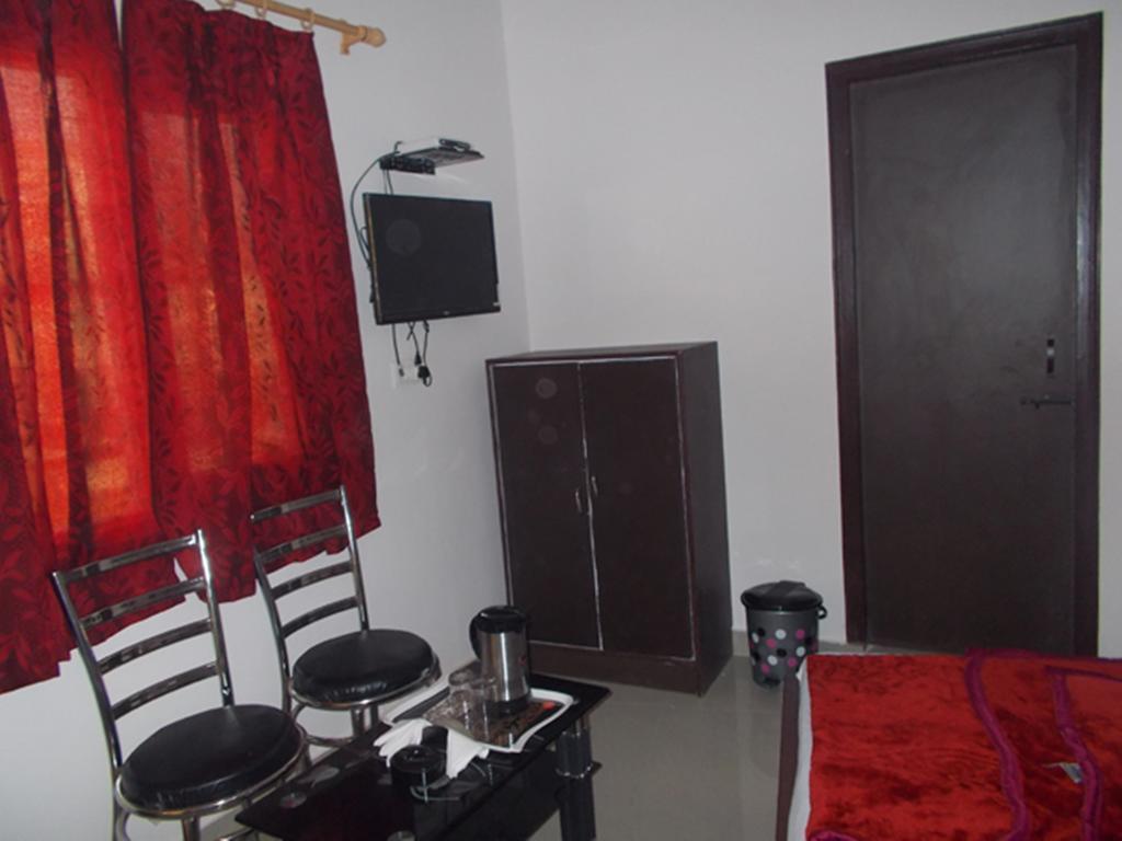 Hotel Raj Paradise